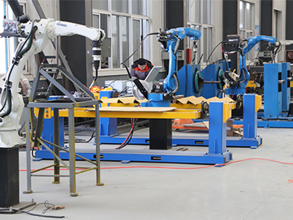 六轴机器人焊接生产线