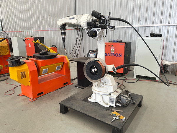 厚板焊接机器人焊机的保养注意